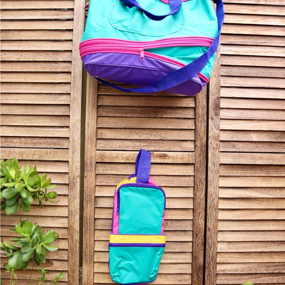 Colorful vintage traveling Set